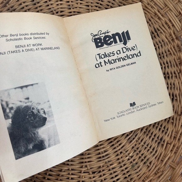 Vintage Children’s Book Beni Takes a Dive at Marineland Book Rita Golden Gelman - Picture 4 of 12